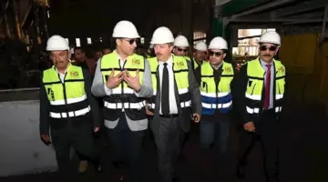 وزير الصناعة يتفقد عدداً من مصانع الحديد والصلب بمدينة السويس